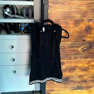 Lululemon halter hoodie- size 6-new with tags